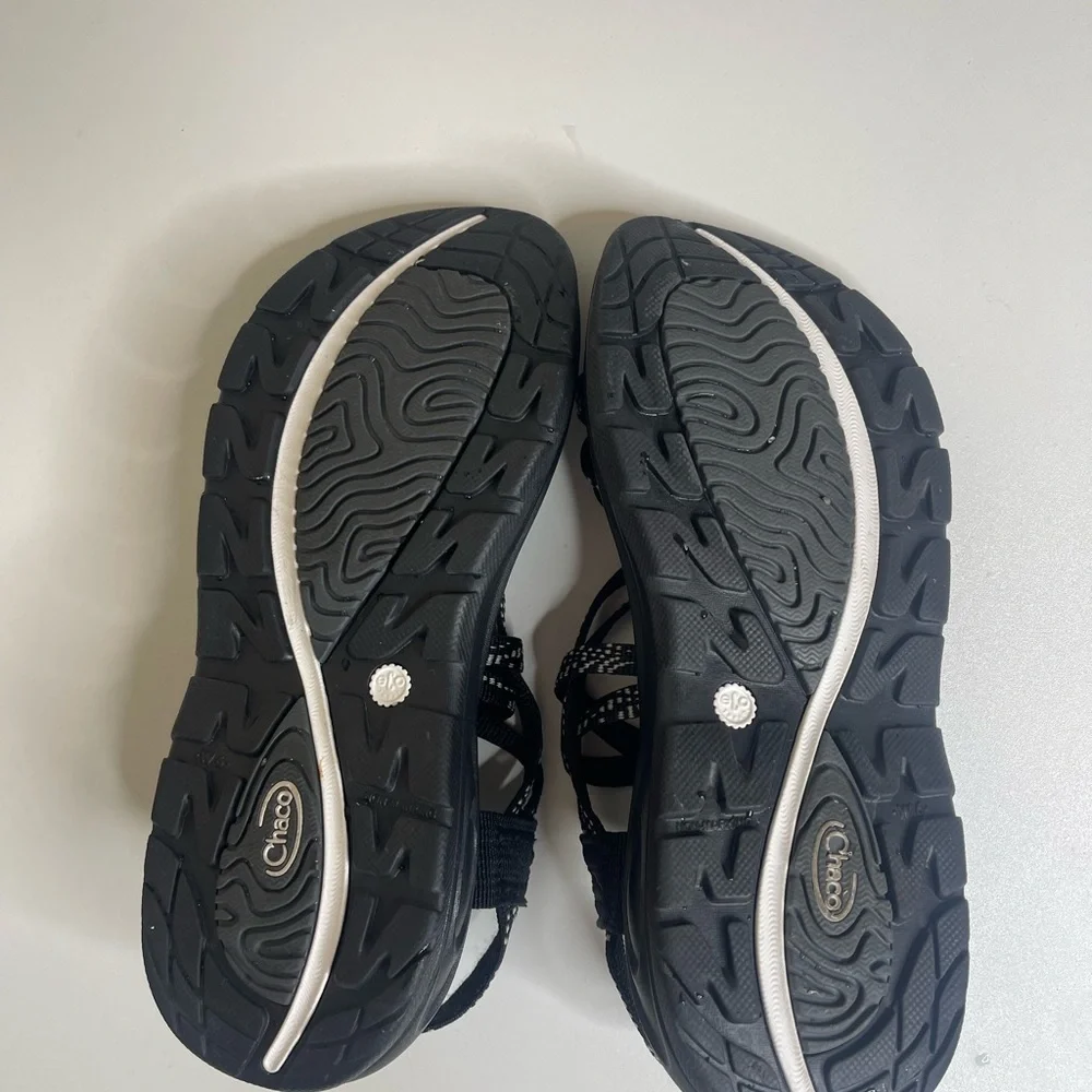 chaco black z volvx2 sandal